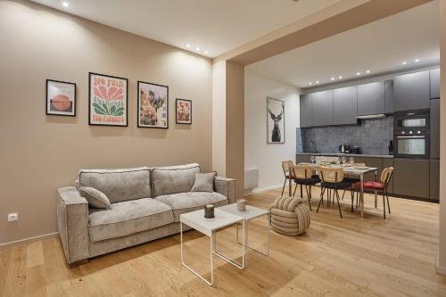 New Apartment 2 bedrooms center of Paris by Studio prestige