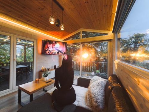 Romantic Cottage - Private Hot Tub - Sauna - Beach access