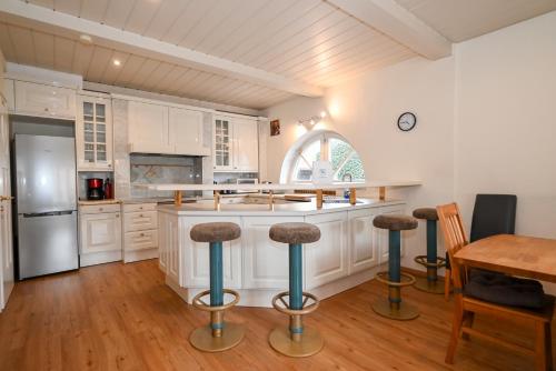 Chalet Skilift - Lake View by All in One Apartments incl SUMMER CARD