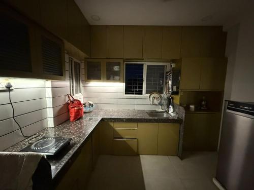 Een keuken of kitchenette bij 2BHK Galaxy Height Shree Nagar Nagpur