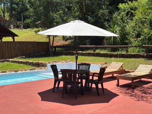 Swimmingpoolen hos eller tæt på Estancia La Paulina