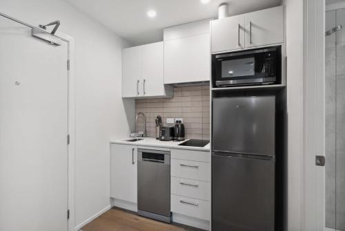 Kuchyň nebo kuchyňský kout v ubytování Modern Studio with fantastic Mountain Views