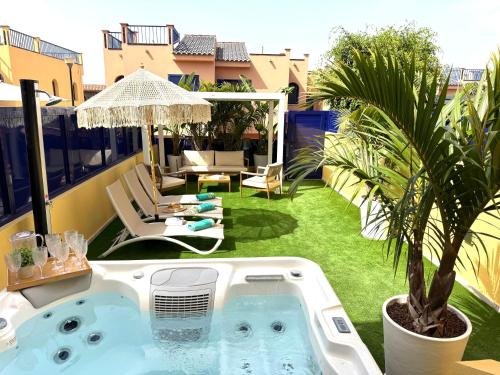 Oasis Beach Home Meloneras with jacuzzi