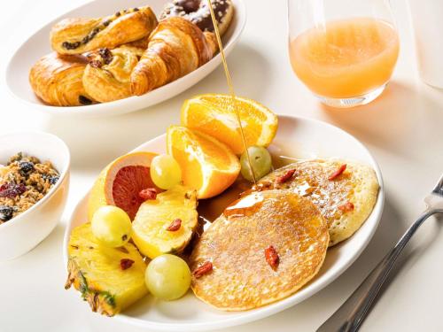 Jídlo v hotelu nebo okolí