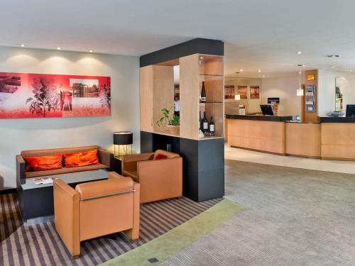 Posezení v ubytování Mercure Hotel Saarbrücken Süd