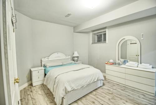 Billede fra billedgalleriet på Basement large Room with Private Bathroom and Free Parking i Vaughan