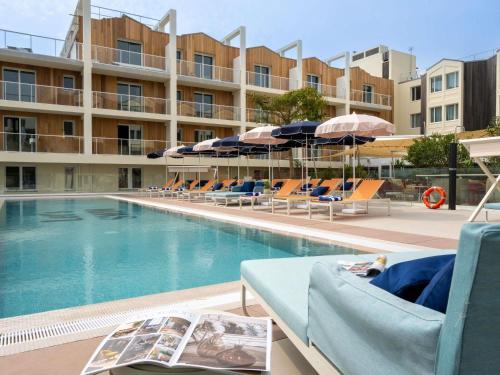 Piscina de la sau aproape de Mercure La Rochelle Vieux Port