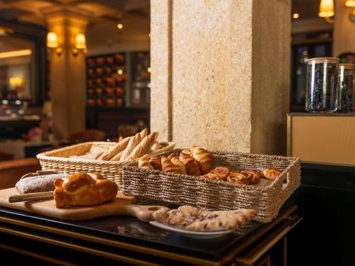 Φαγητό σε αυτό το ξενοδοχείο ή κάπου εκεί κοντά