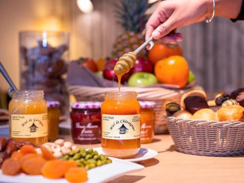 Jídlo v hotelu nebo okolí