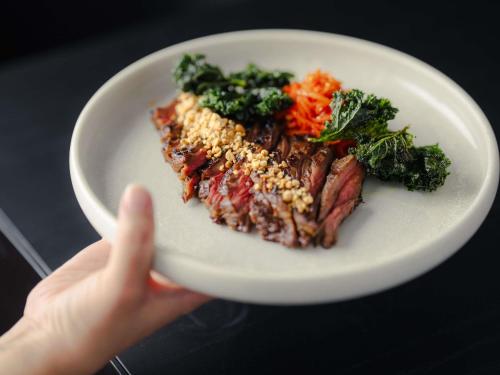 Jídlo v hotelu nebo okolí