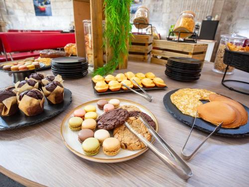 Jídlo v hotelu nebo okolí