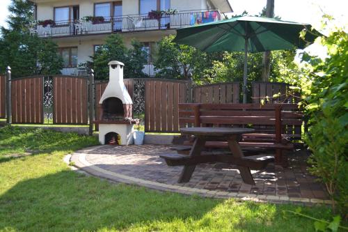 Zahrada ubytování Dom Jastrzębia z basenem i jacuzzi