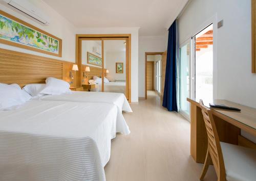 Postel nebo postele na pokoji v ubytování Es Casals Nou