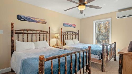 Postel nebo postele na pokoji v ubytování Stephen Way by AvantStay Hot Tub Game Room Albrightsville