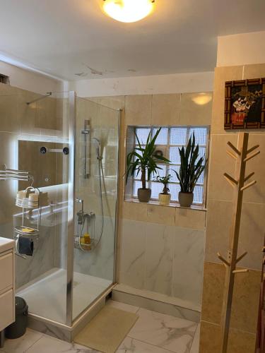 Et badeværelse på Grand Appartement F4 bien situé pour visiter Paris