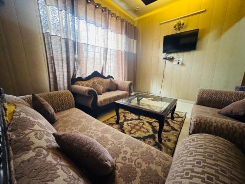 TV a/nebo společenská místnost v ubytování Happy house