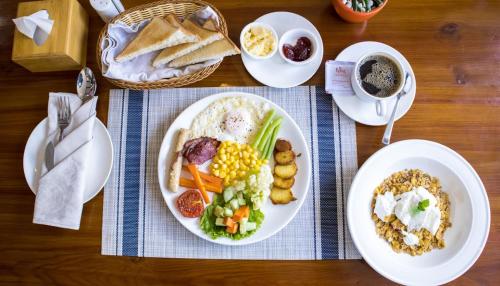 Jídlo v hotelu nebo okolí