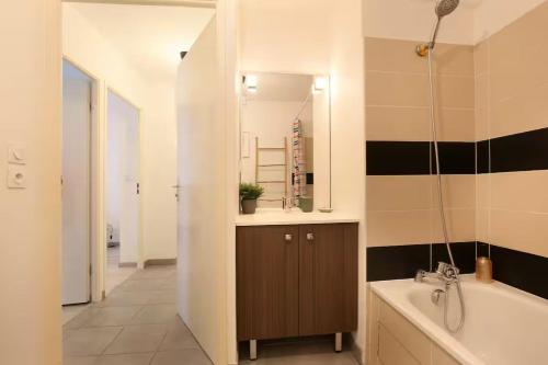 2 bedrooms appartment - Hometimal - City center - Parking