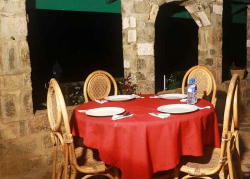 Un restaurant sau alt loc unde se poate mânca la Hatton colonial bungalow 1927