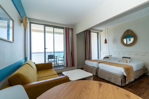 Afbeelding uit fotogalerij van Résidence Vacances Bleues Le Grand Large in Biarritz