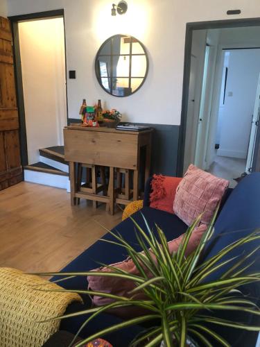 Ruang duduk di Charming cozy cottage in Guisborough