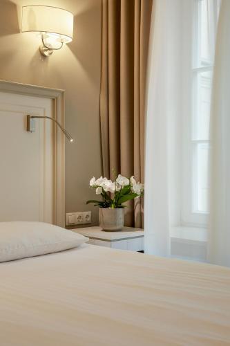 Ratonda Centrum Hotels — Room