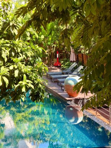 Phor Liang Meun Terracotta Arts — Swimming pool