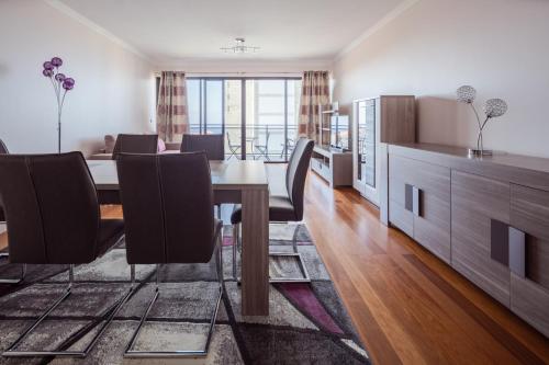 Elegant Apartment with Sea Views by Trip2Portugal
