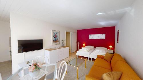 Apartment Skyline 204