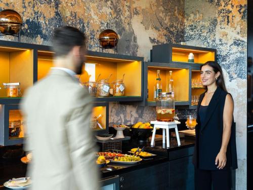 Comida en o cerca de este hotel