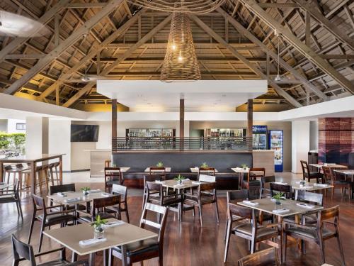 Restaurant o un lloc per menjar a Novotel Nadi