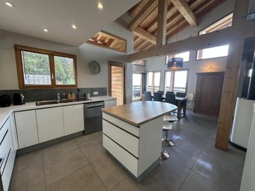 Køkken eller tekøkken på Magnifique chalet Arcs 1600