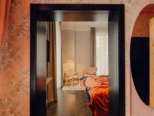Flaner Hotel, WorldHotels Crafted — Photo of the whole room