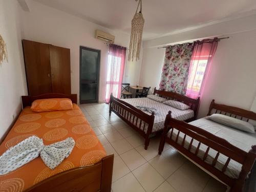 Linda's Hotel