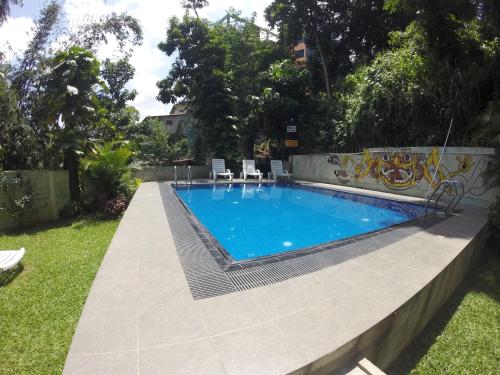 Πισίνα στο ή κοντά στο Kandy Backpackers Hostel