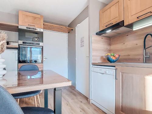 Apartment Cimes de Caron 2207 by Interhome