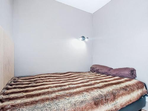 Apartment Cimes de Caron 2207 by Interhome