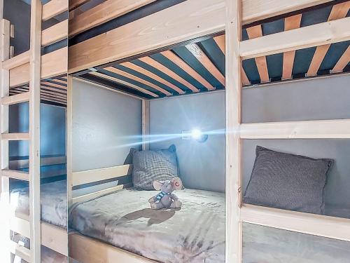 Apartment Cimes de Caron 2207 by Interhome