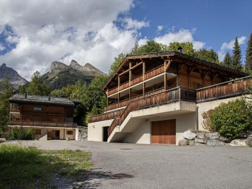 Apartment Les Chalets de Marie A 22 by Interhome