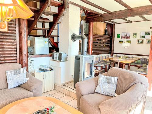 Χώρος καθιστικού στο Holiday Home Am Sternberg 105 by Interhome