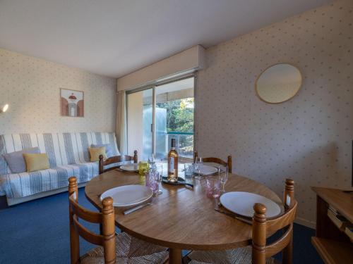 Apartment Eugénie-3 by Interhome
