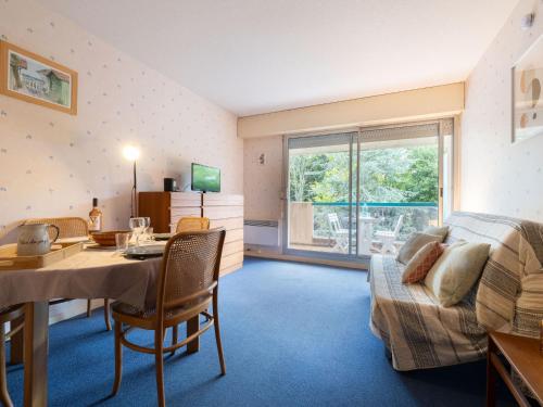 Studio Eugénie-4 by Interhome