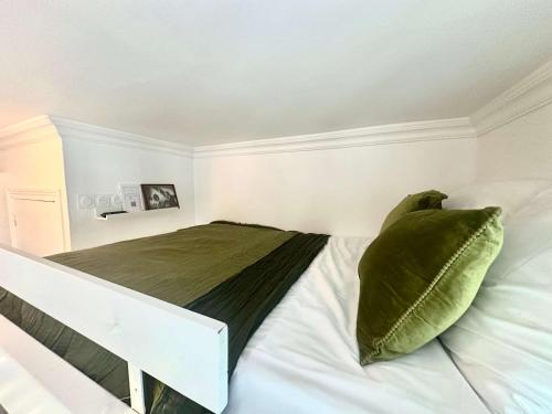 New 132 Suite Tarantino - Cosy Apartment Paris Center