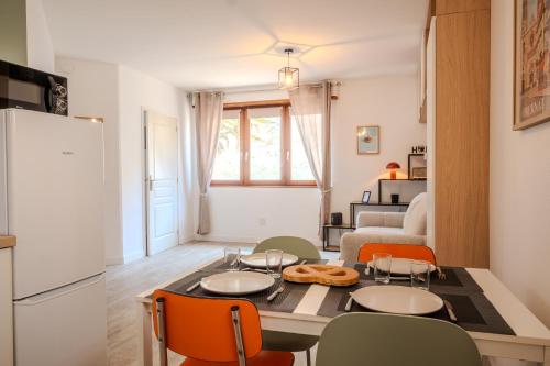 Kuchyň nebo kuchyňský kout v ubytování Le Pastel - Central - Proche Commerces - Cosy - Familial