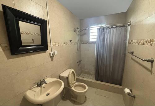 ห้องน้ำของ Stunning Guaynabo Home with Private Pool Breathtaking Views