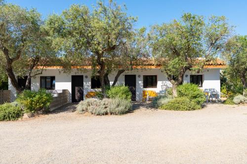 Budova, kde se kemp nachází