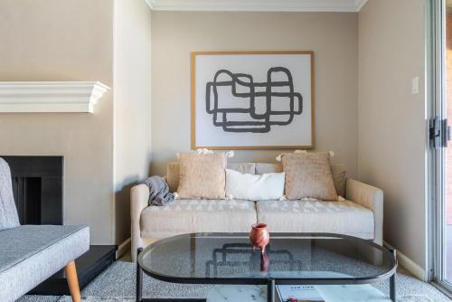 Gallery image of Blueground Campbell pool nr Campbell Park SFO-1945 in Campbell