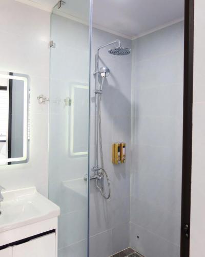 Ένα μπάνιο στο Subin home