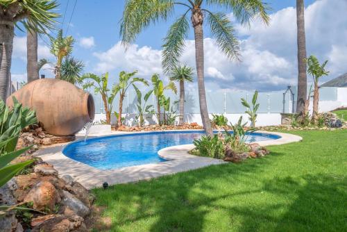 Modern villa close to Fontanilla Beach
