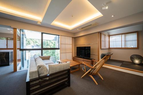 御屋 清水紫翠庵